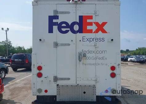 2015 Ford F-250 Xl z USA, uszkodzony, nr VIN 1FDBF2B63FED21591